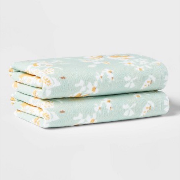 Threshold Bath New Threshold 2 Pk Greengoldwhite Tile Floral Printed Hand Towels Poshmark